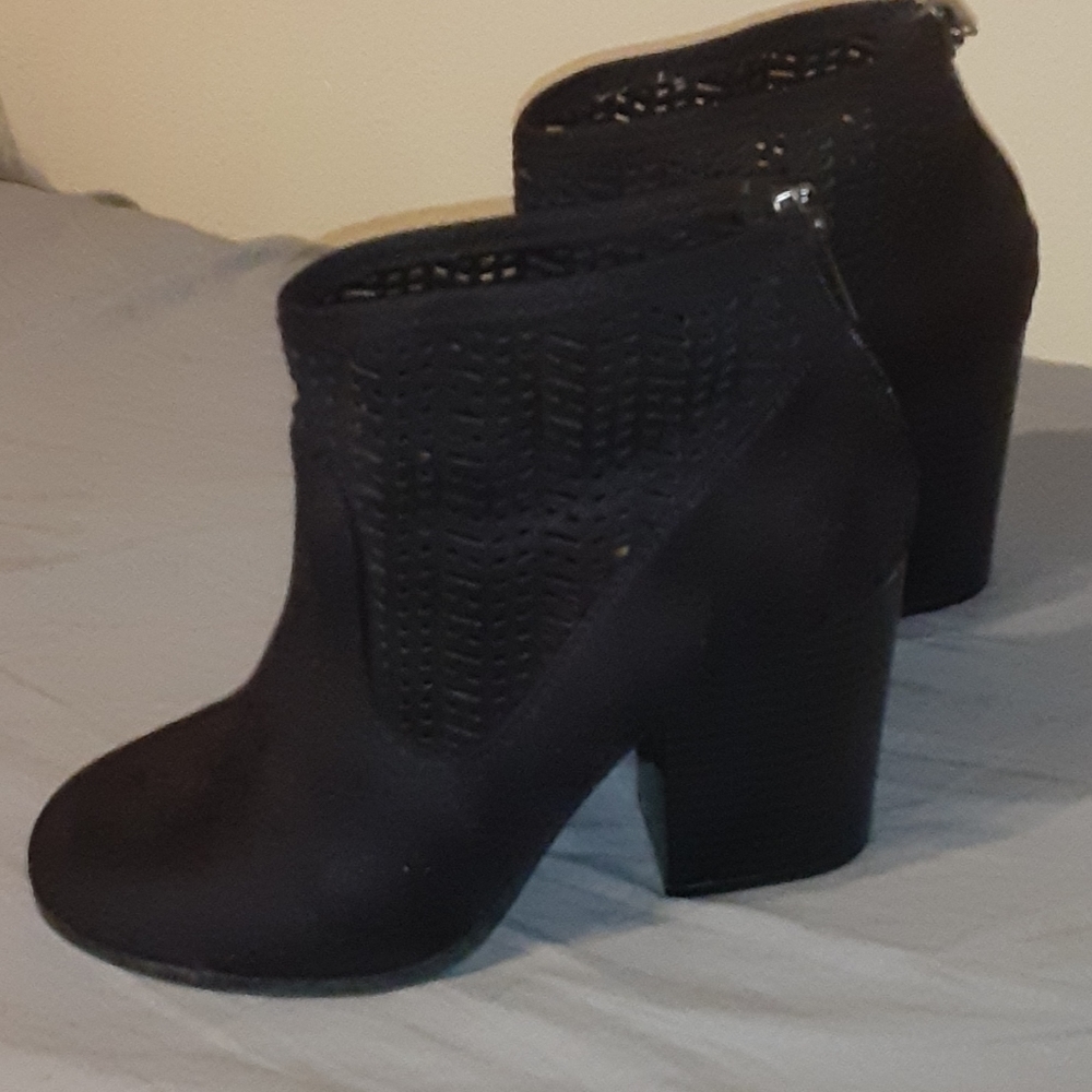 City classified shoes